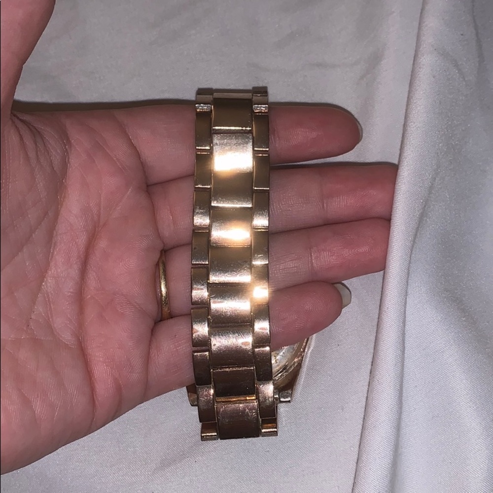 Watch - Picture 3 of 3